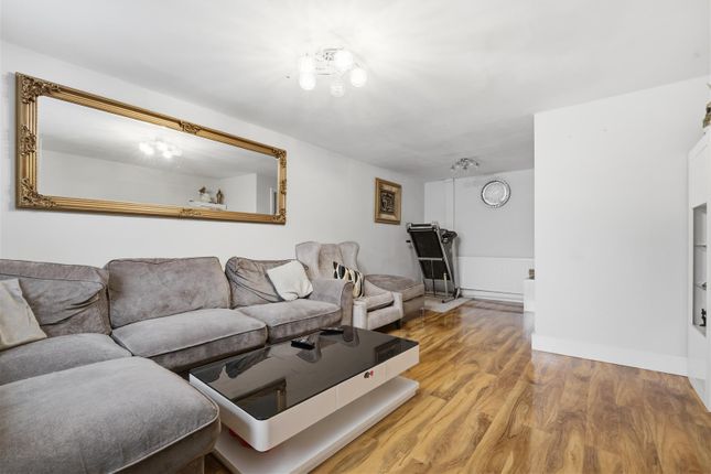 17, New Road, Hayes photo 2