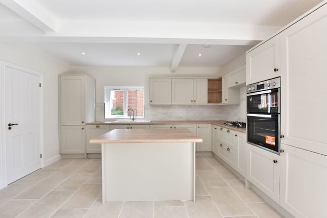 19, Cross Street, Kingswinford photo 4