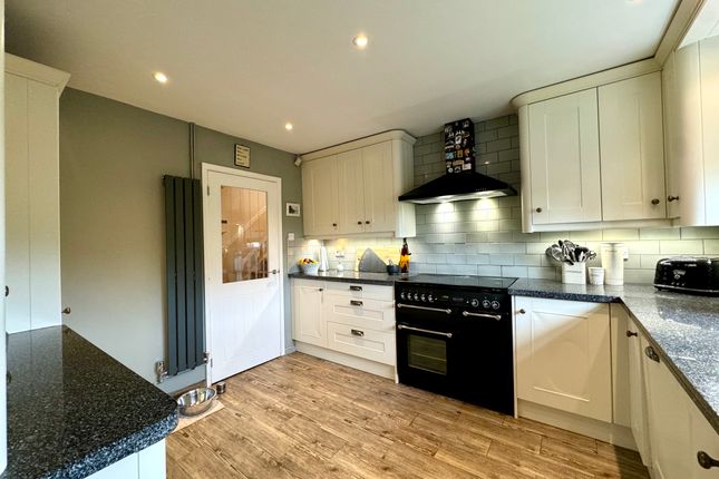 5 Harlech Drive, Merthyr Tydfil photo 2