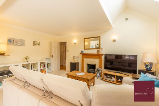 4 bed property for rent in Westfield Avenue, Woking GU22