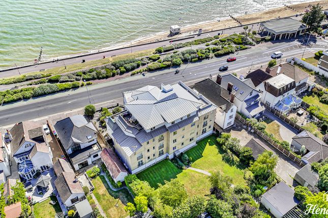 Flat Flat 1, 25, Chalkwell Esplanade, Westcliff-on-sea photo 3