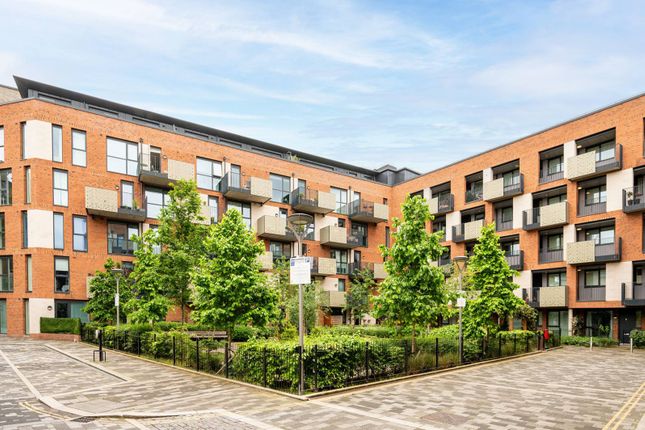 Thumbnail Flat to rent in Danson Mews, Elephant And Castle, London