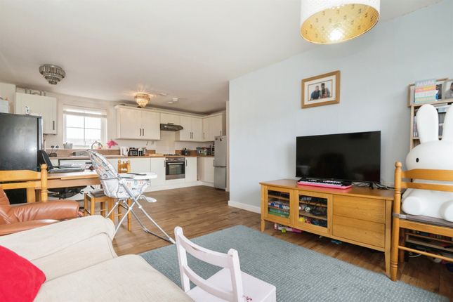 Flat for sale in Charles Arden Close, Southampton