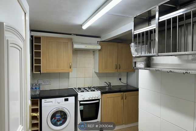 Maisonette to rent in Sycamore Avenue, London