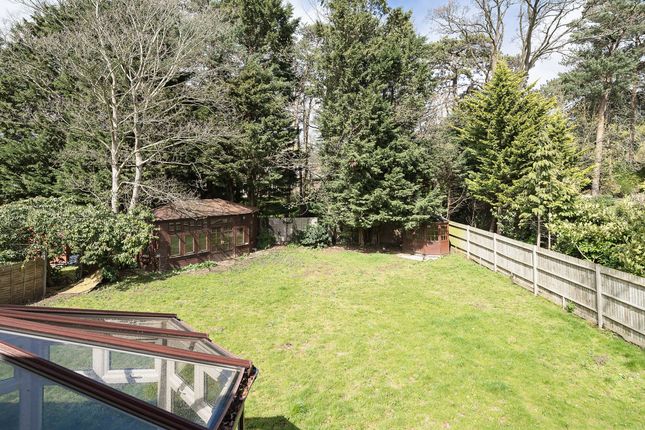 7, Pine Walk, Cobham photo 2