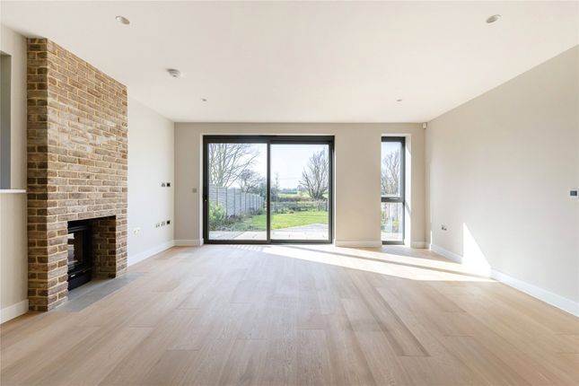 8, Sandpiper Close, Ashford photo 2