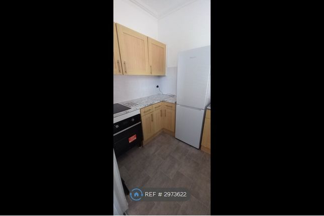 Flat, Llewelyn Road, Colwyn Bay photo 3