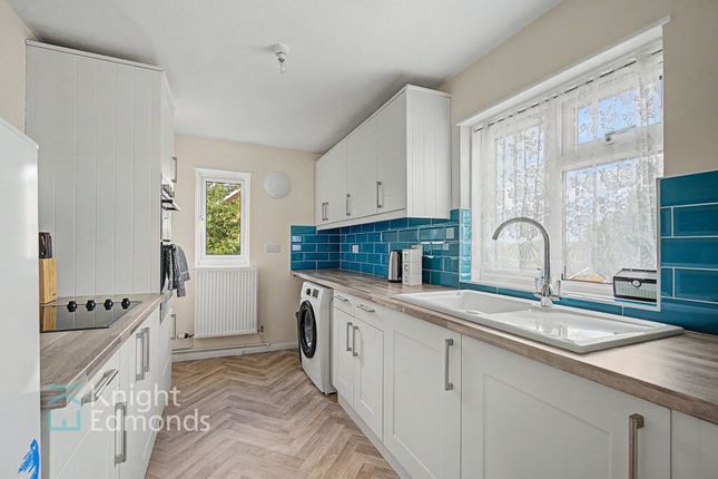 38 Wykeham Grove, Maidstone photo 4