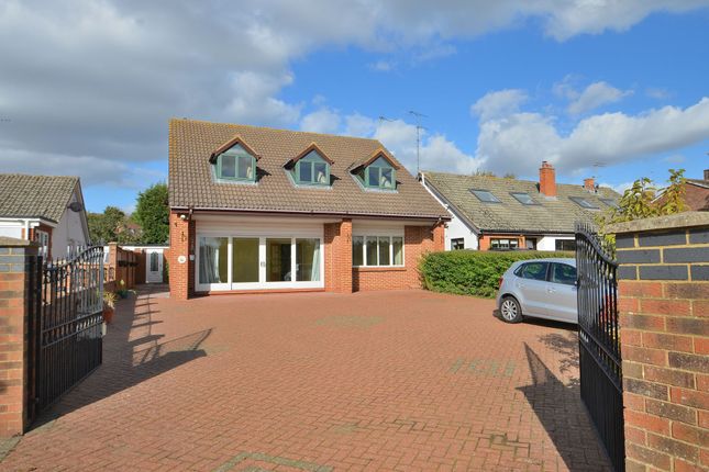 Thumbnail Detached house to rent in Leys Road, Loughton