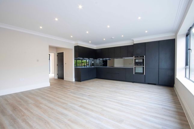 Flat for sale in Clovers Court, Quickley Lane, Chorleywood