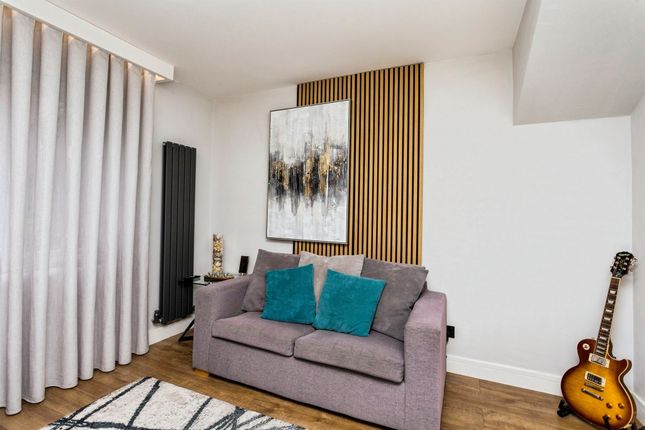 22, Kingsmead Place, Horsham photo 2