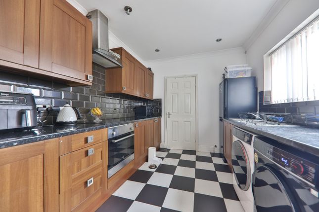 End terrace house for sale in South View, Anlaby Common, Hull