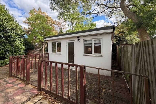 1-bed house on Rear Bungalow, 2, Meadow Close, Enfield, £100,000