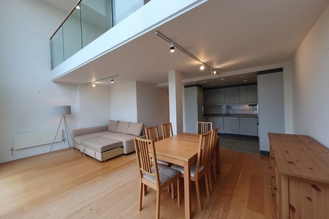 Thumbnail Flat to rent in Peacock Place, London