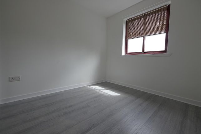 Flat E, 275, Bank Street, Coatbridge photo 5