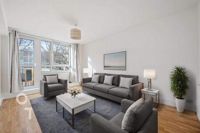 Thumbnail Flat for sale in Compton Close, London