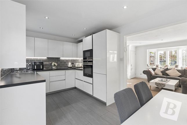 12, Burr Close, Basildon photo 2