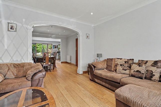 37, Bowes Road, WALTON-ON-THAMES photo 4