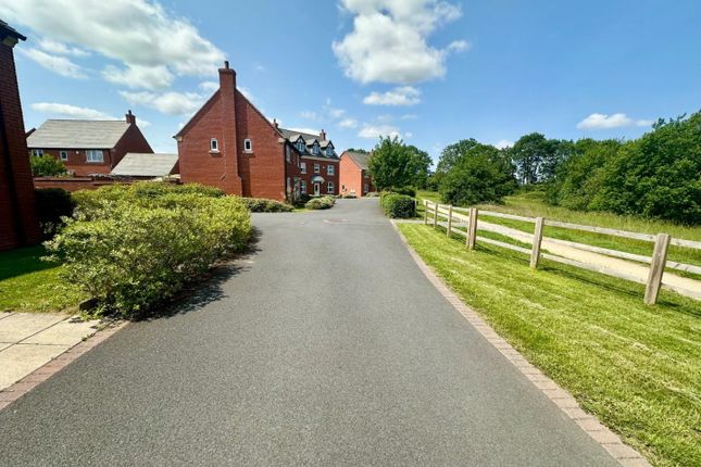 2, Hambledon Close, Rugby photo 2