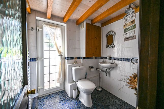 250, Lilac Cottage, Ringwood photo 4