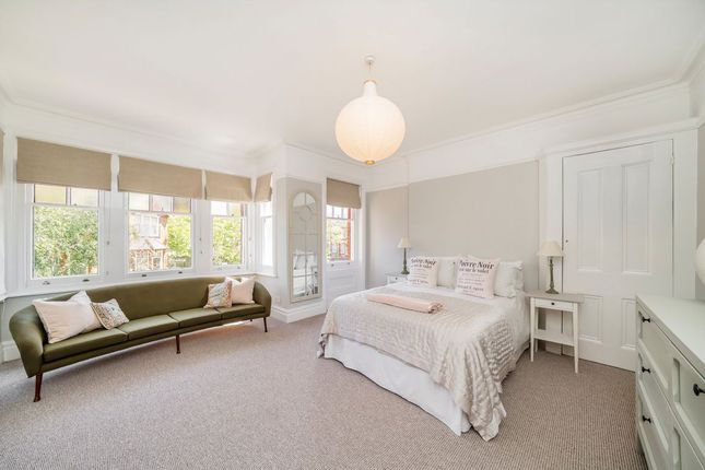 25, Thirlmere Road, London photo 4