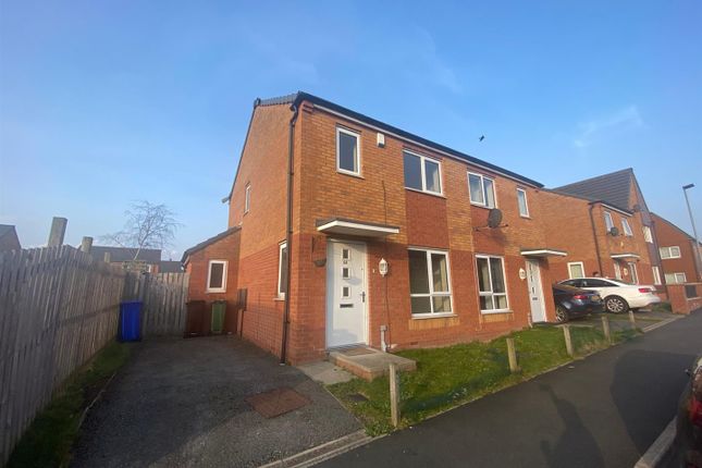 2-bed house on 64, Metcombe Way, Manchester, £1,100/mo