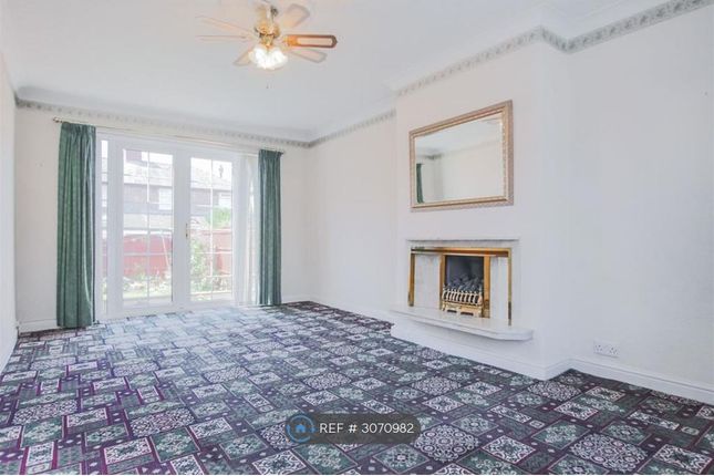Collingwood Drive, Swinton, Manchester photo 3
