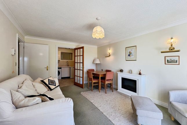 1, Pegasus Court (Broadway), Broadway photo 2