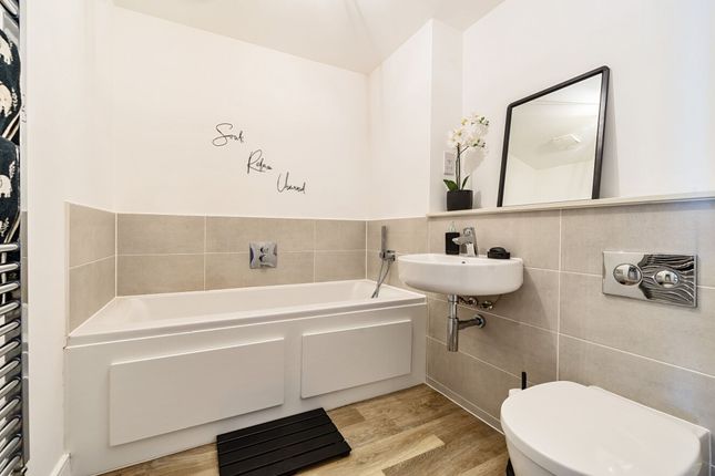 Flat for sale in Parsonage Road, Horsham