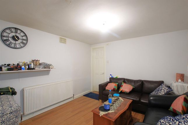 Thumbnail Flat to rent in Cross Lances Road, Hounslow