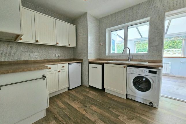 Shamba, Wotton Crescent, Wotton-Under-Edge photo 3