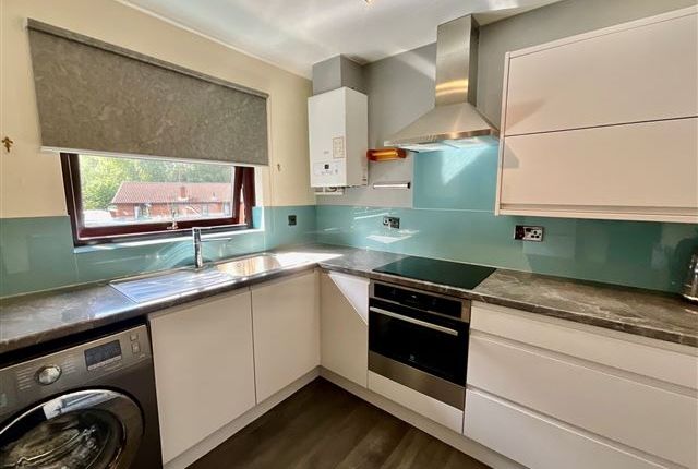 15, Lundwood Close Owlthorpe, Sheffield photo 2