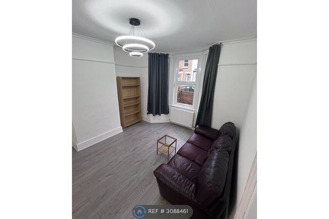 Colliers Wood photo 2