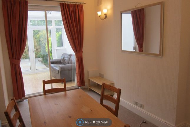 Wyndham Road, Northfields Ealing, London photo 5