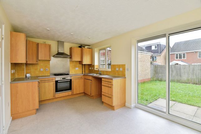 10, Bullrushes Close, Staffordshire photo 2