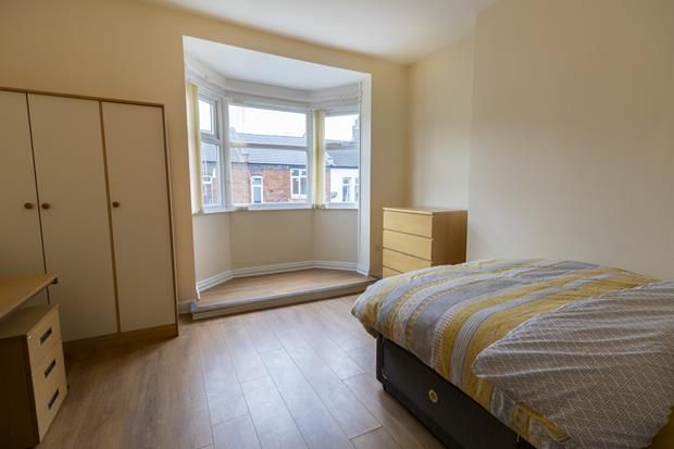 Shared accommodation to rent in Room 3 @ 67-69 Edleston Road, Crewe CW2