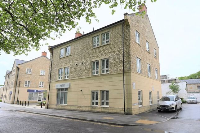2 bed flat for sale in Frome Road, Radstock BA3