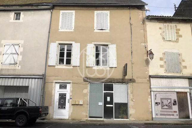 Thumbnail Studio for sale in Charroux, 86250, Poitou-Charentes, France