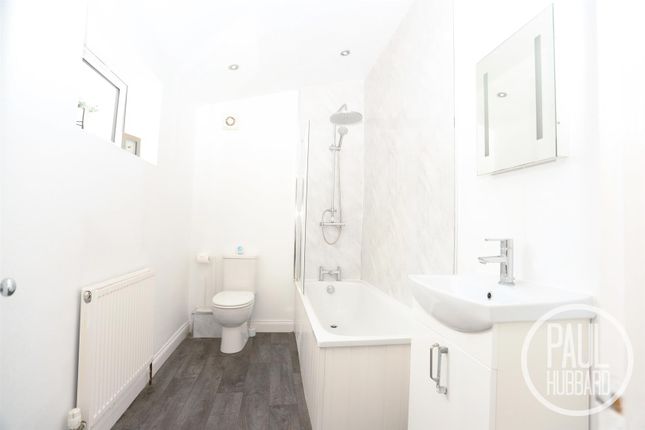 62, Edinburgh Road, Lowestoft photo 3