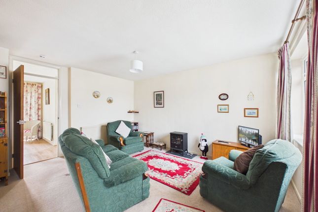 66, Thelton Avenue, Horsham photo 2