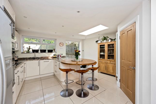 134, Valley Drive, Brighton photo 3