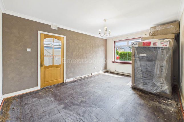 32, Ness Avenue, Johnstone photo 3