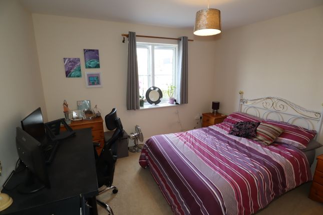 209, Riverside Drive, Lincoln photo 4