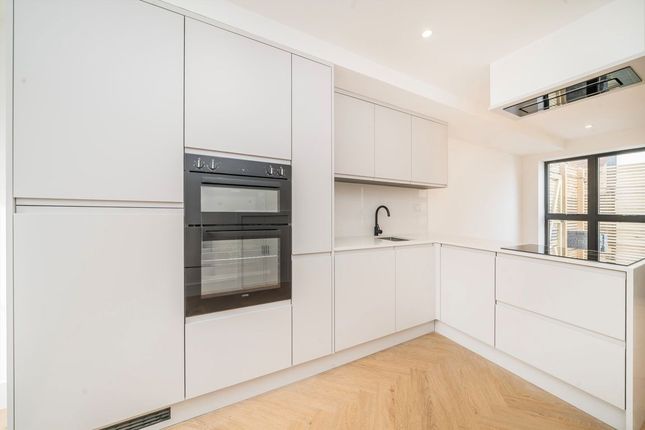 79A, Brighton Road, Surbiton photo 3