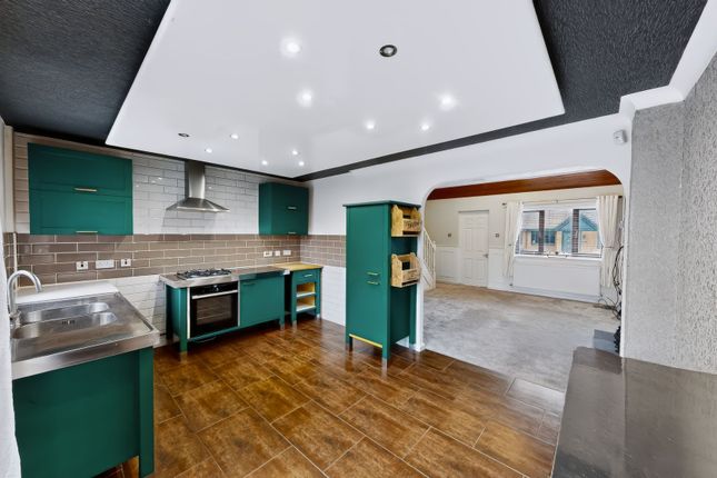 29 Bexhill Drive, Leigh photo 4
