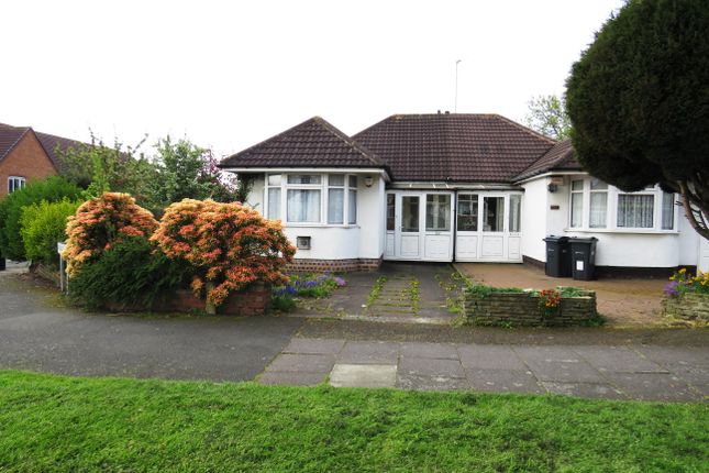 Thumbnail Bungalow to rent in Heath Way, Hodge Hill, Birmingham