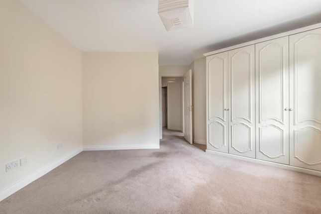 Flat to rent in Century Court, Horsell, Woking