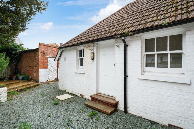 Summerleigh Flat 2, 2, Station Rd, Surrey photo 4