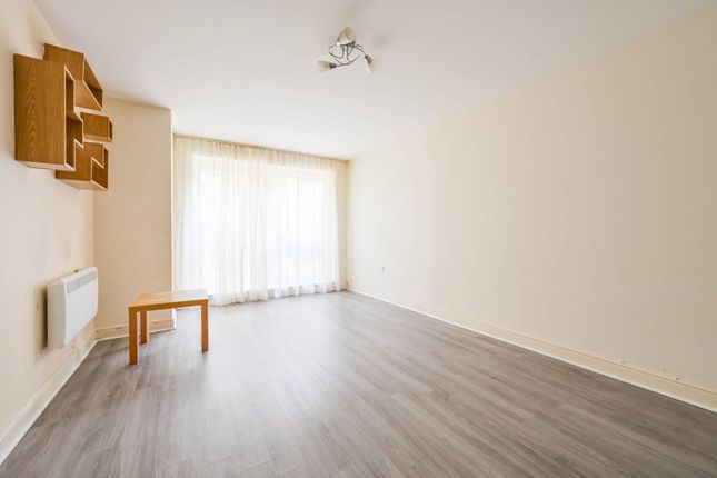 Flat for sale in Cline Road, Bounds Green, London