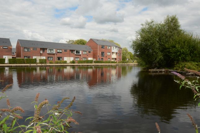 Town house for sale in Edmund Street, Droylsden